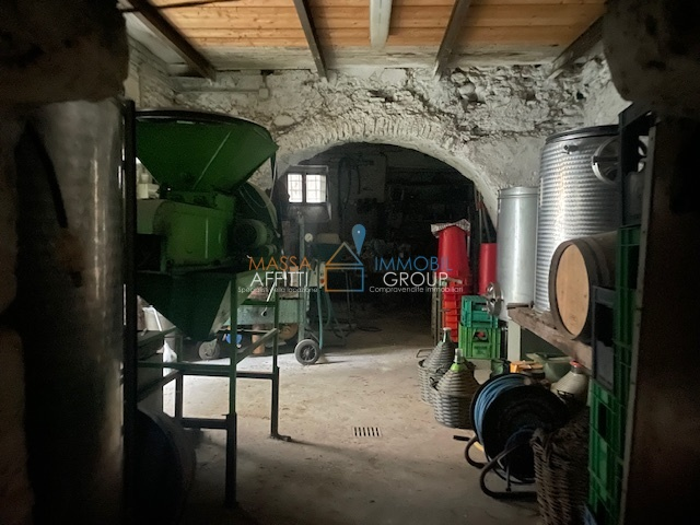 casa indipendente in vendita a Massa in zona Centro Storico