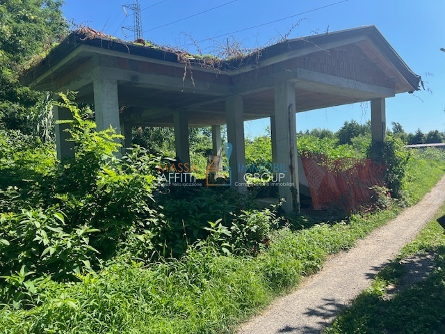 casa indipendente in vendita a Massa