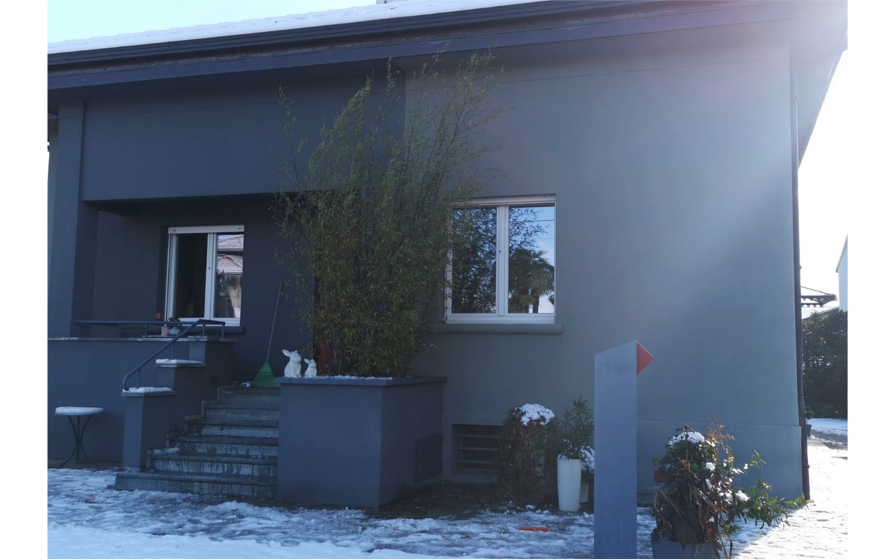 casa indipendente in vendita a Cureggio