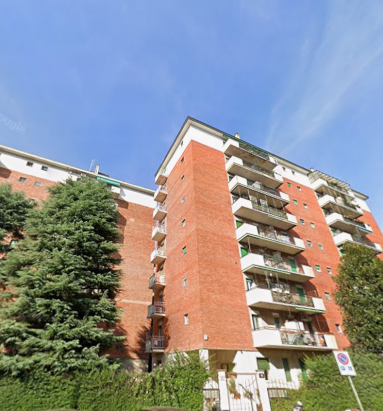 appartamento in vendita a Milano in zona Lorenteggio