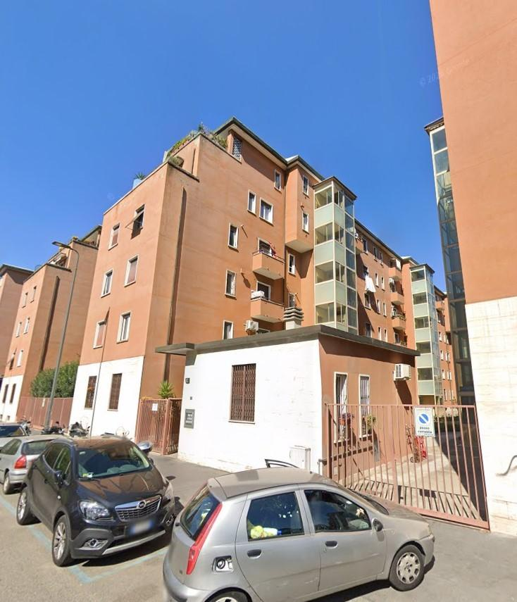 appartamento in vendita a Milano in zona Maggiolina