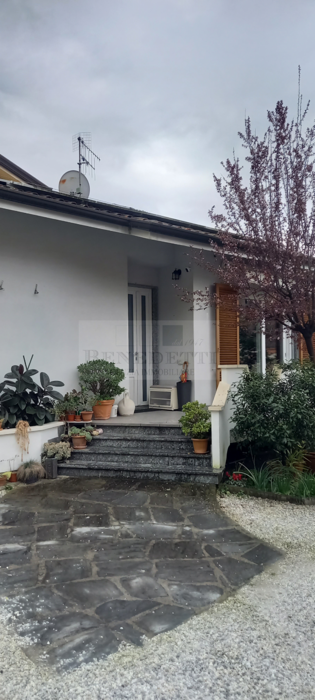 appartamento in vendita a Massarosa in zona Quiesa