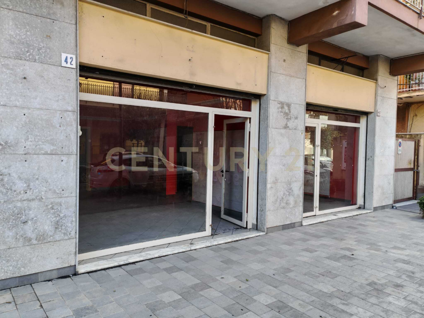 locale commerciale in vendita a Gravina di Catania in zona San Paolo