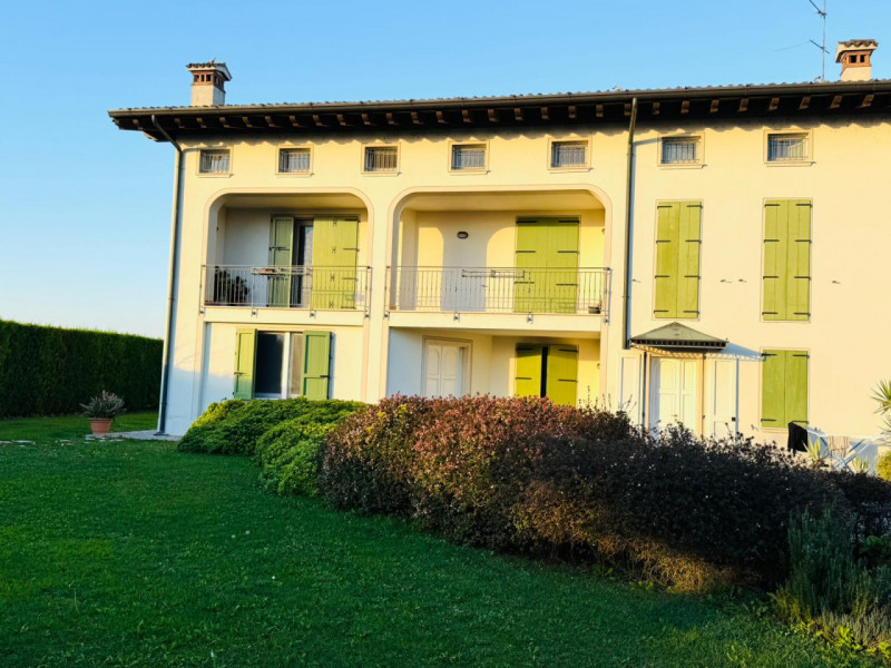 casa indipendente in vendita a Castel Goffredo in zona Villa
