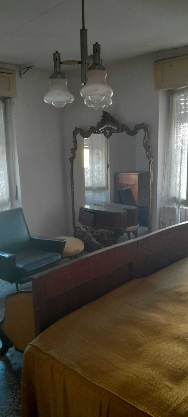 casa indipendente in vendita a Ziano Piacentino