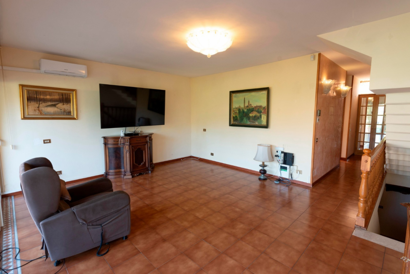 casa indipendente in vendita a Luni in zona Dogana