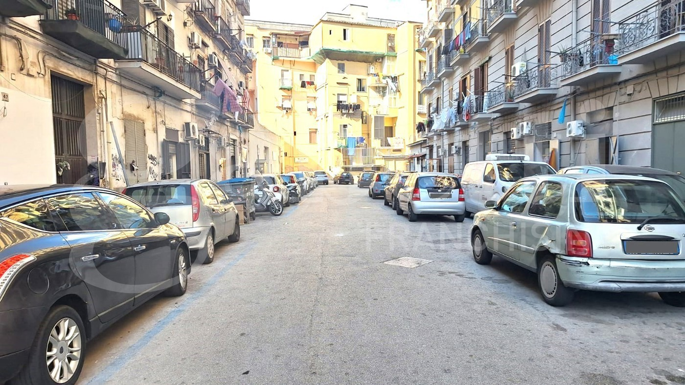 appartamento in vendita a Napoli in zona Pendino / San Giuseppe