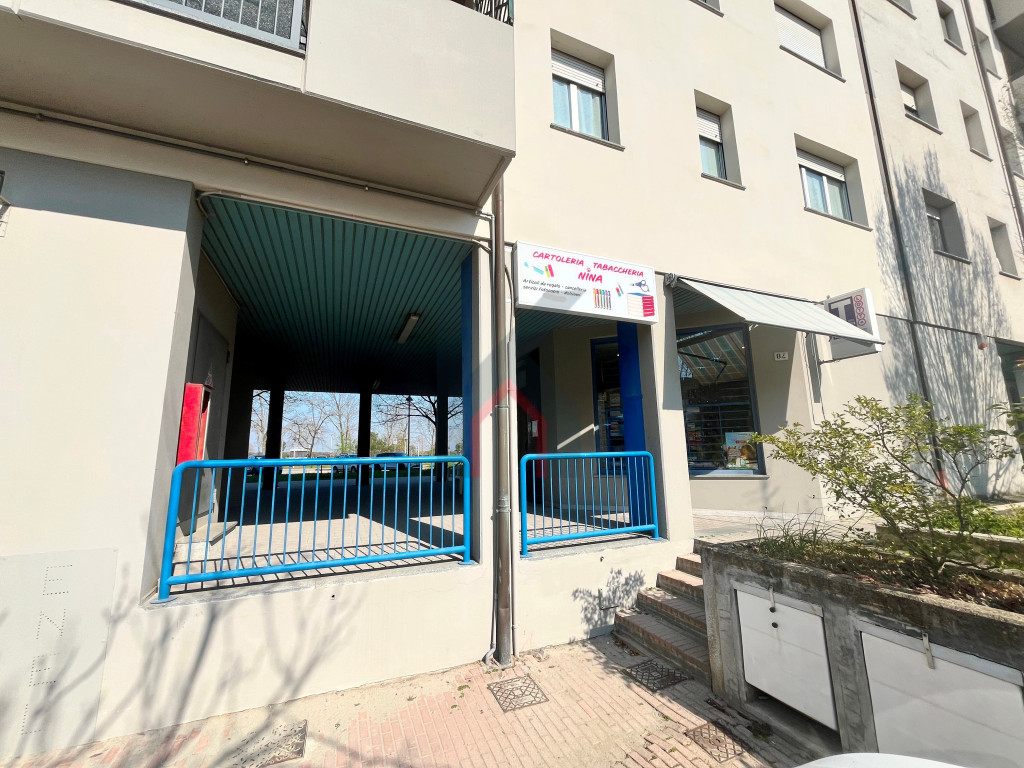 negozio in vendita a Faenza