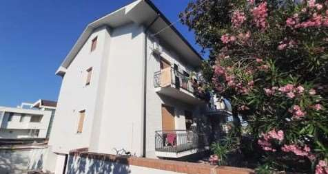 appartamento in vendita a Fano in zona Marotta