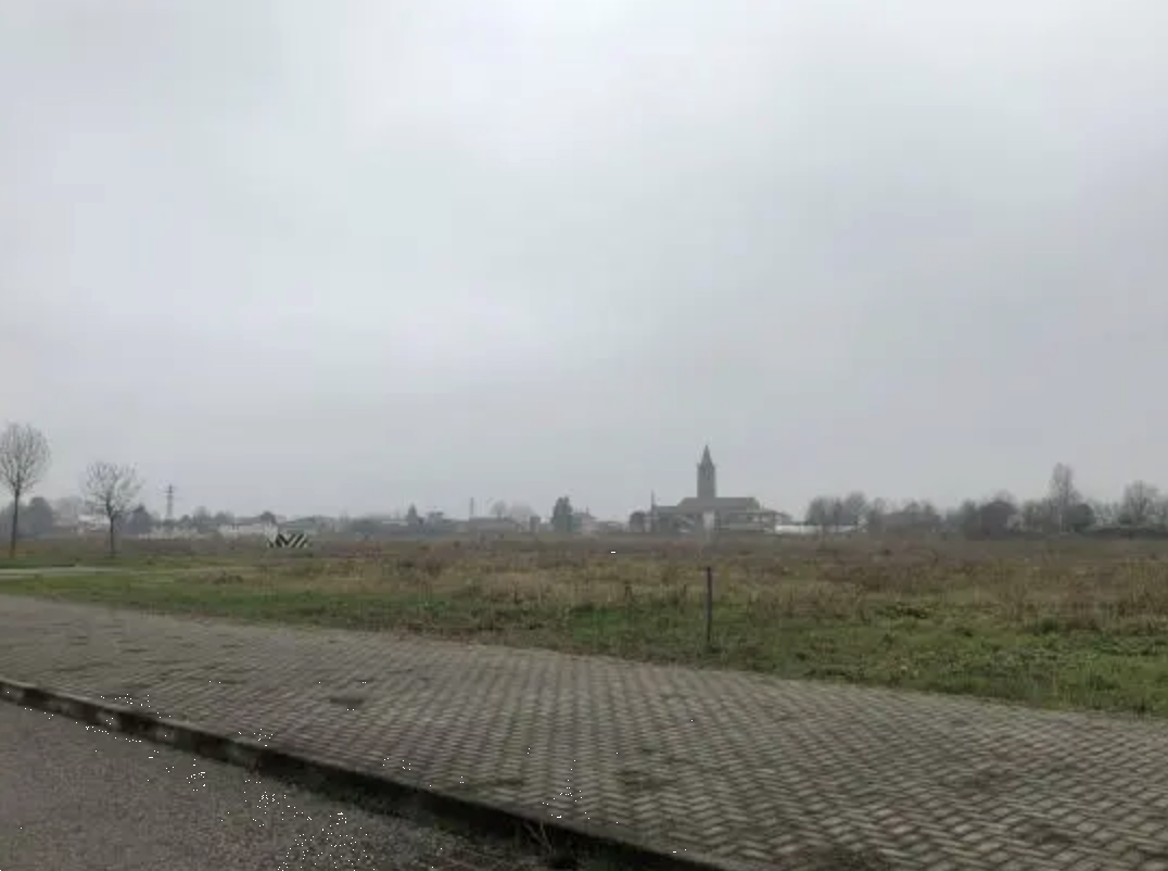 terreno edificabile in vendita a Due Carrare