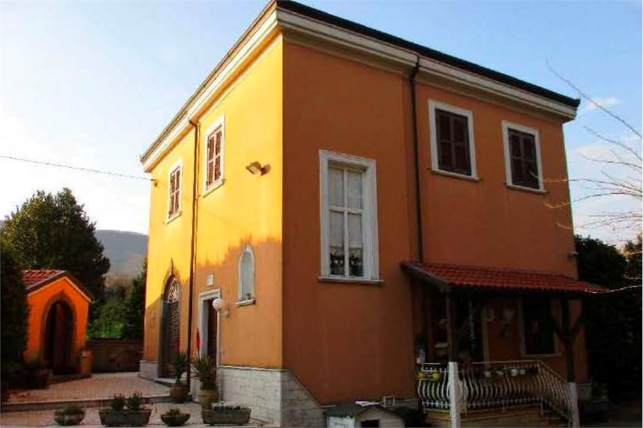 casa indipendente in vendita a Velletri