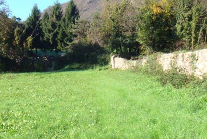 terreno edificabile in vendita a Santorso