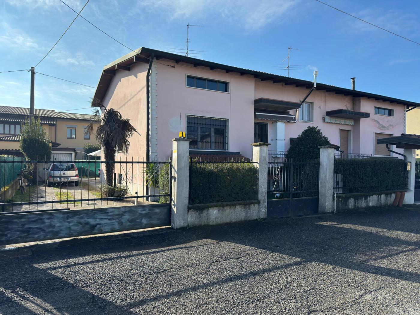 casa indipendente in vendita a Chiari