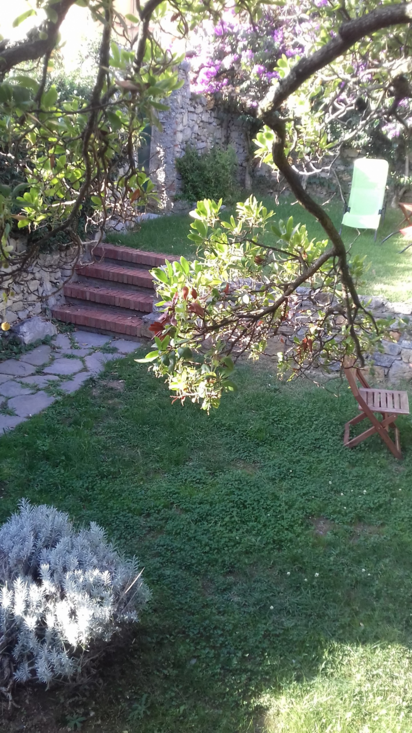 casa indipendente in vendita ad Ameglia in zona Montemarcello