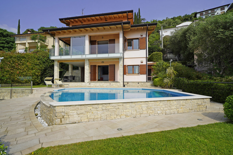 casa indipendente in vendita a Toscolano-Maderno