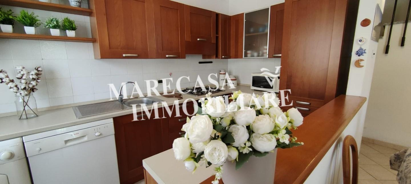 casa indipendente in vendita ad Ameglia