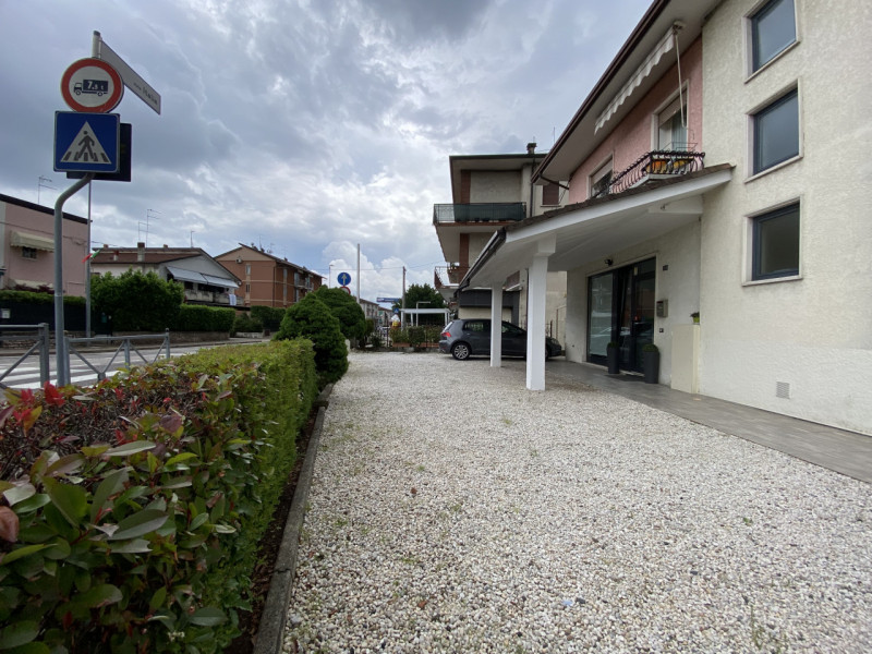 negozio in vendita a Creazzo
