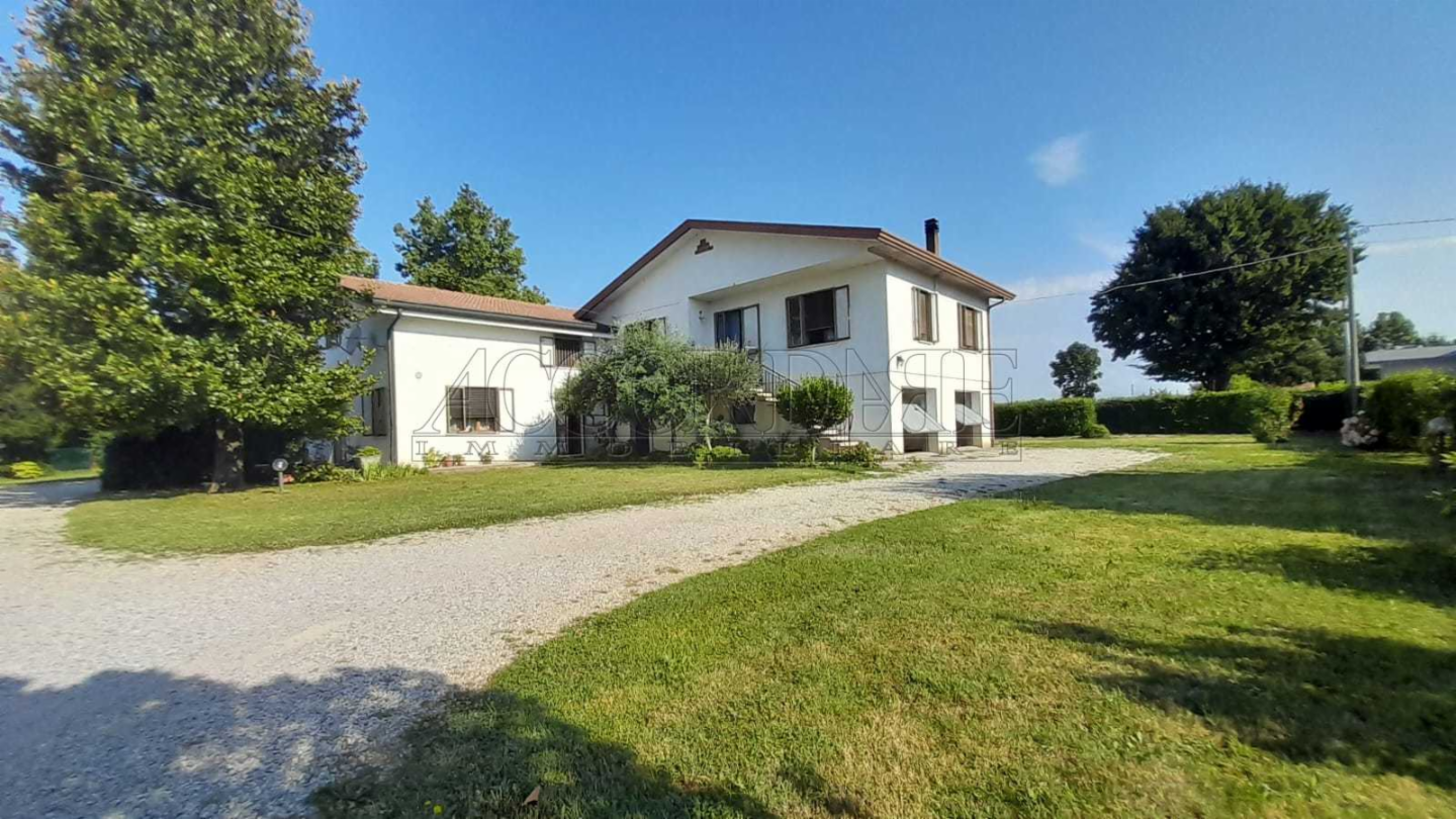 casa indipendente in vendita a Rubano in zona Villaguattera