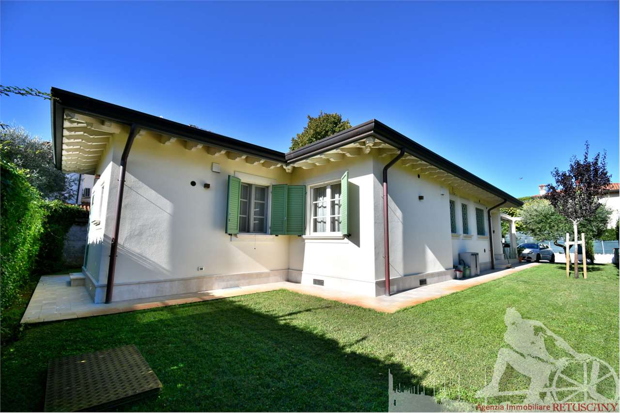 casa indipendente in affitto a Forte dei Marmi in zona Vittoria Apuana