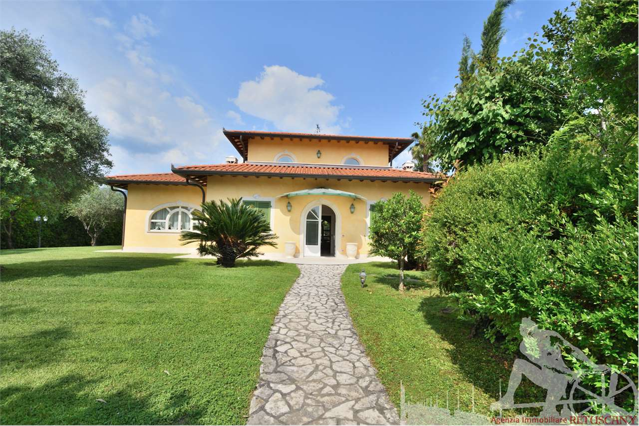 casa indipendente in affitto a Forte dei Marmi in zona Vittoria Apuana