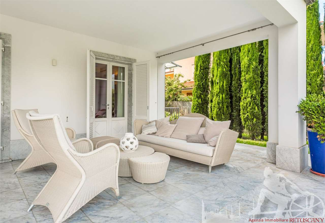 casa indipendente in vendita a Forte dei Marmi in zona Vittoria Apuana
