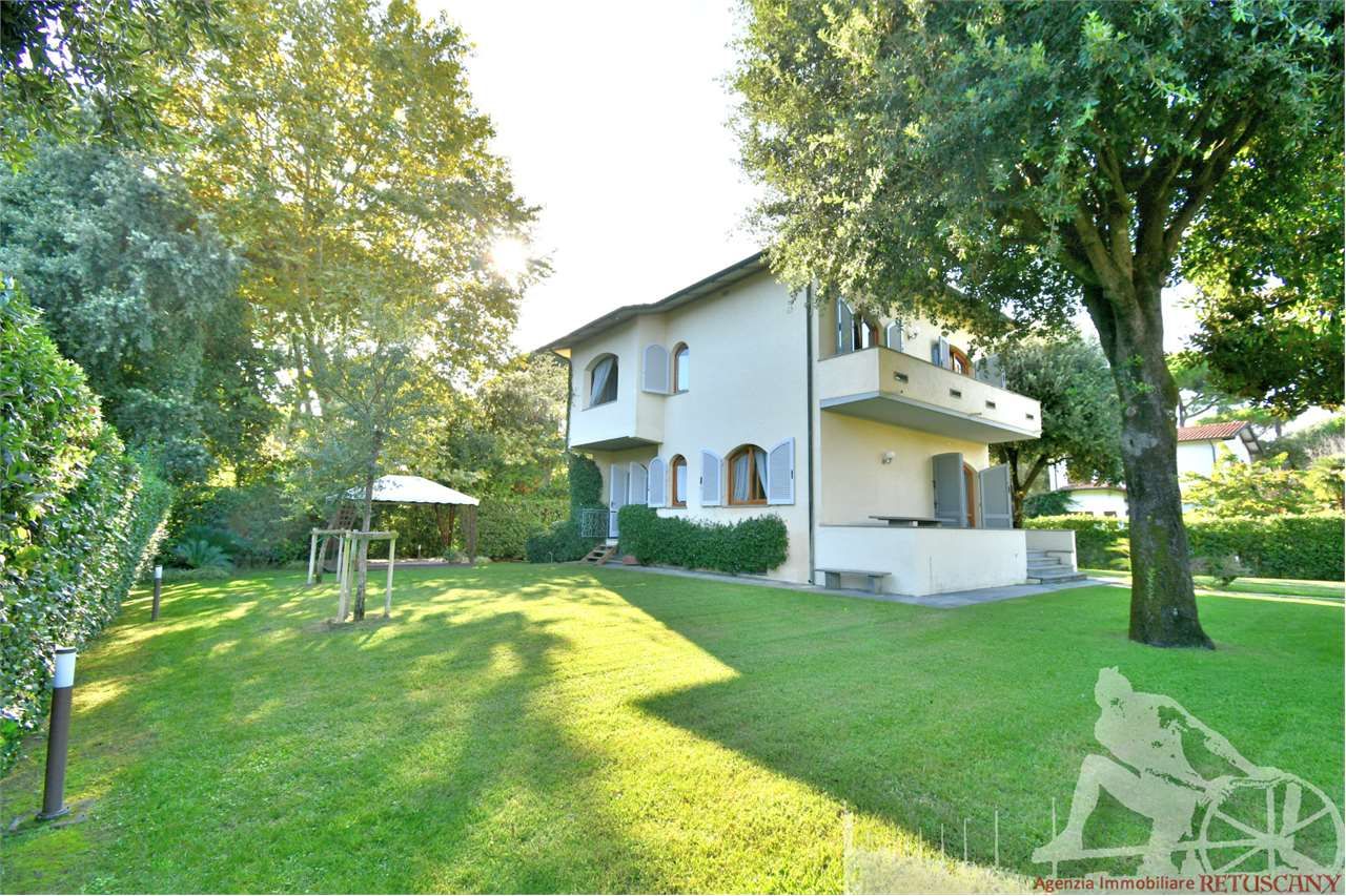 casa indipendente in affitto a Forte dei Marmi in zona Vittoria Apuana