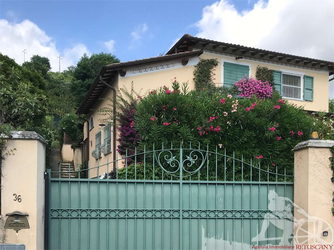 casa indipendente in vendita a Pietrasanta in zona Strettoia