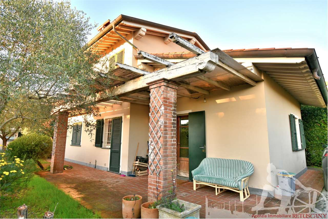 casa indipendente in vendita a Pietrasanta in zona Marina di Pietrasanta