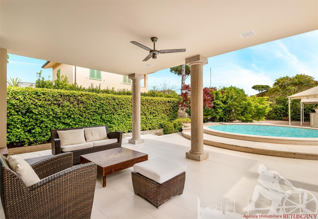 casa indipendente in vendita a Forte dei Marmi in zona Vittoria Apuana
