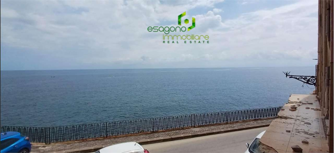 appartamento in vendita a Siracusa in zona Isola Ortigia