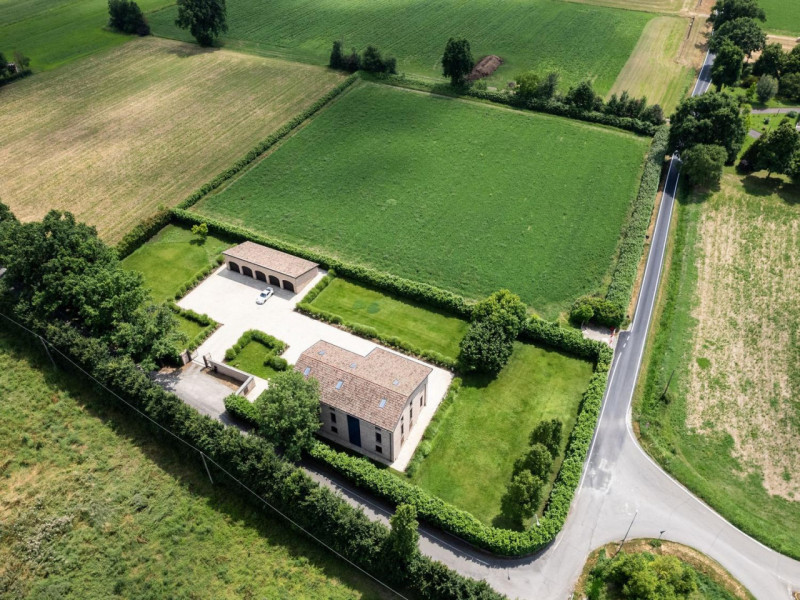 casa indipendente in vendita a Reggio nell'Emilia in zona San Maurizio