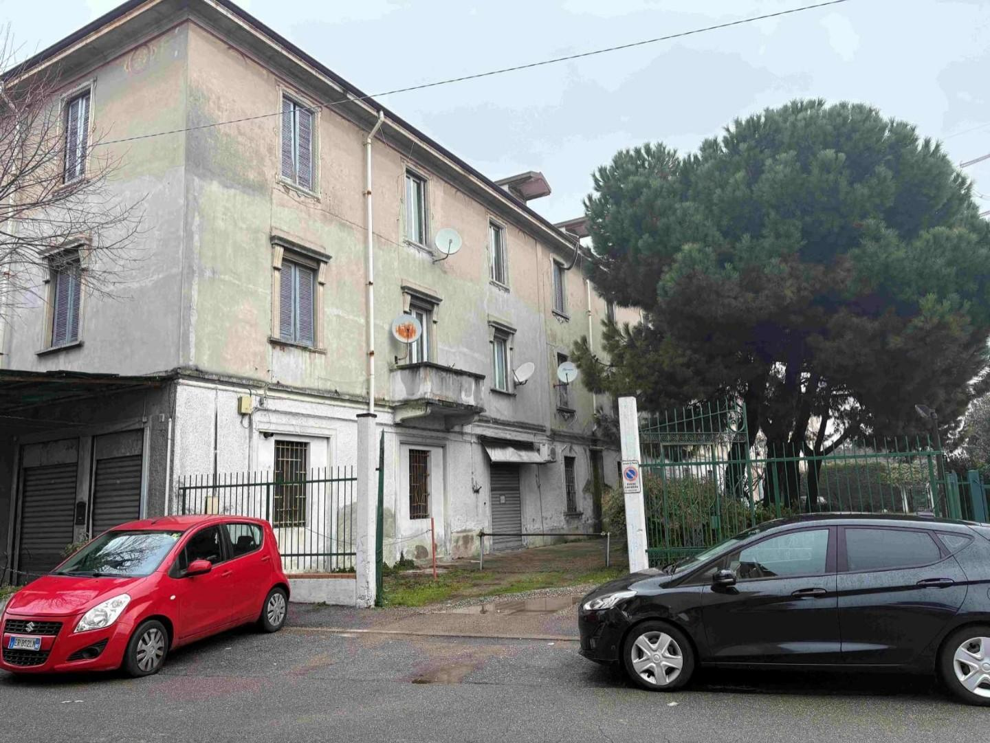 negozio in vendita a Monza