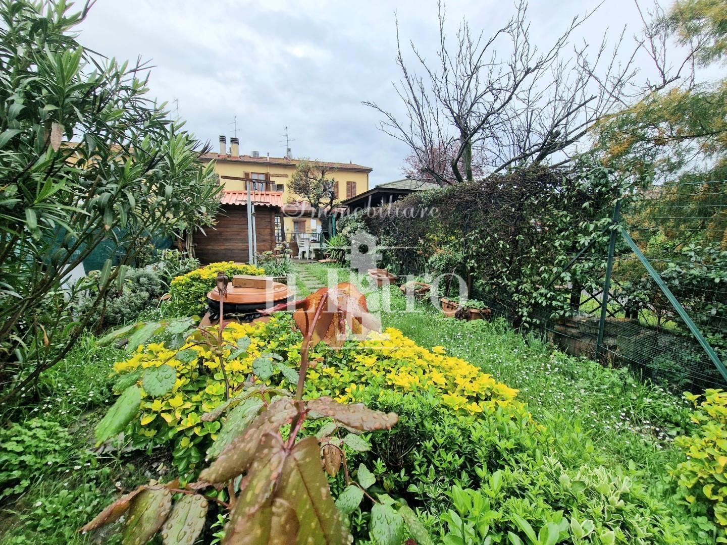 casa indipendente in vendita a Campi Bisenzio in zona Limite