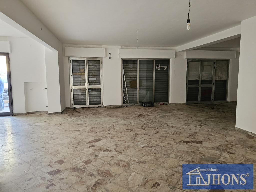 locale commerciale in vendita ad Enna in zona Enna Alta