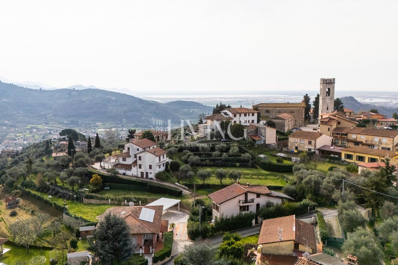 casa indipendente in vendita a Massarosa in zona Bargecchia