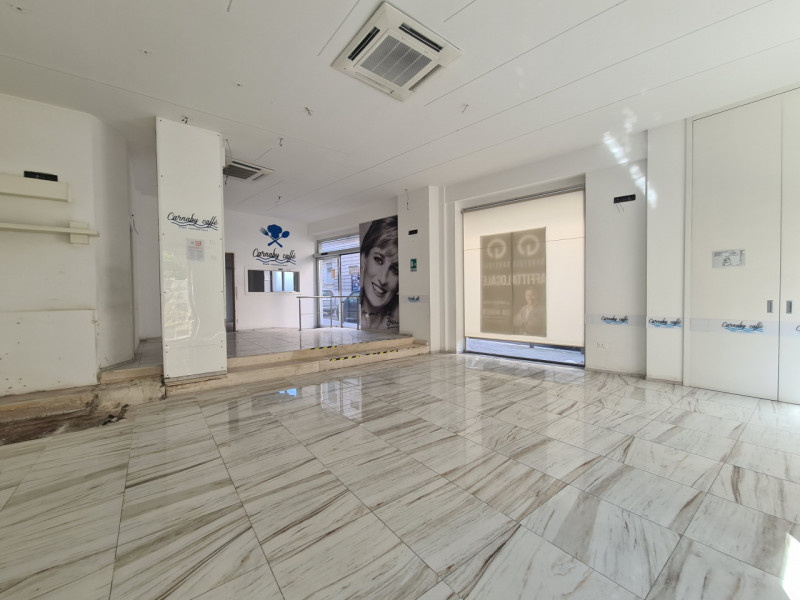 negozio in affitto a Bisceglie in zona Centro Città