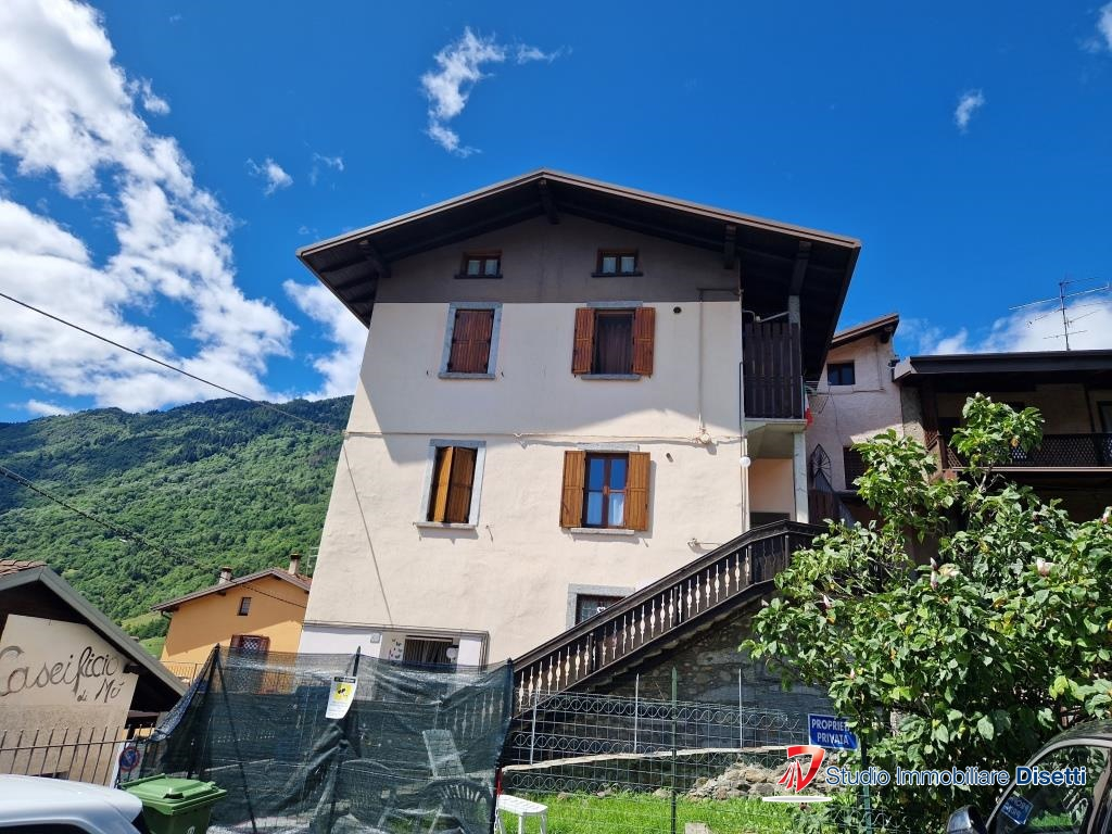 appartamento in vendita ad Edolo in zona Vico