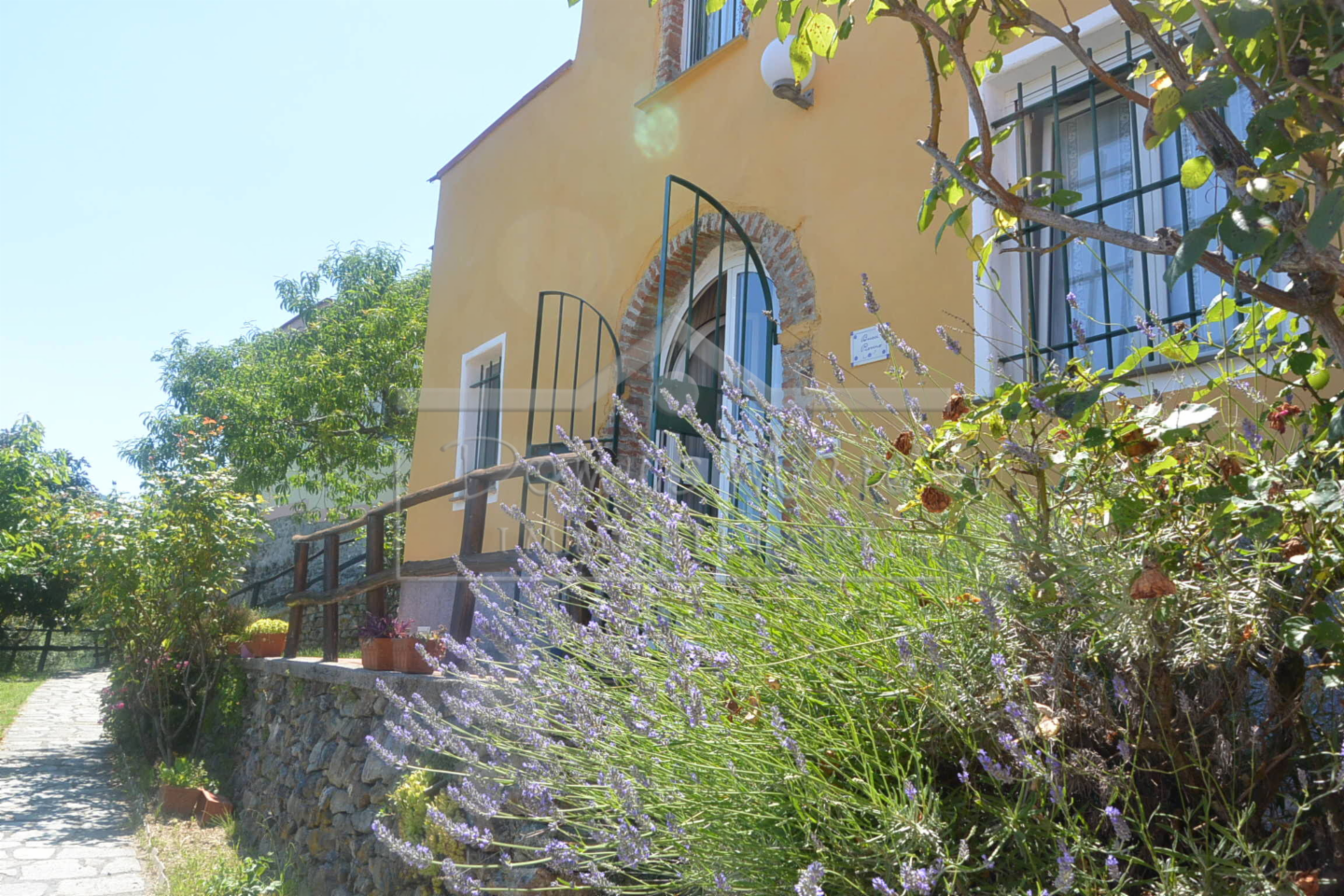 casa indipendente in vendita a Quiliano in zona Montagna