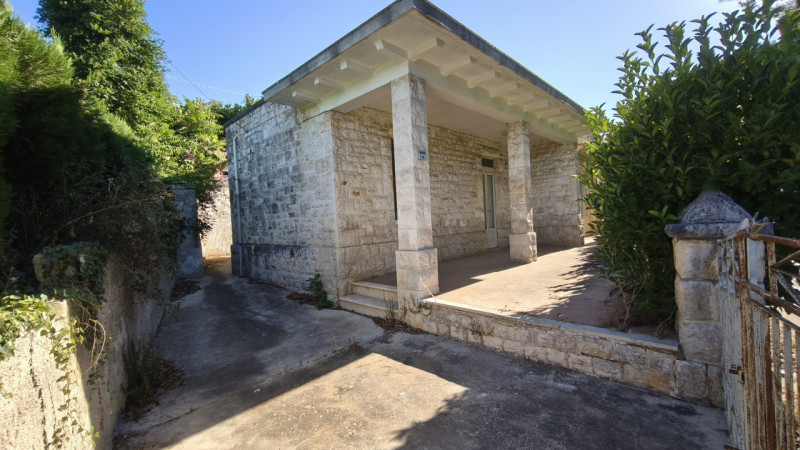 casa indipendente in vendita a Fasano in zona Laureto