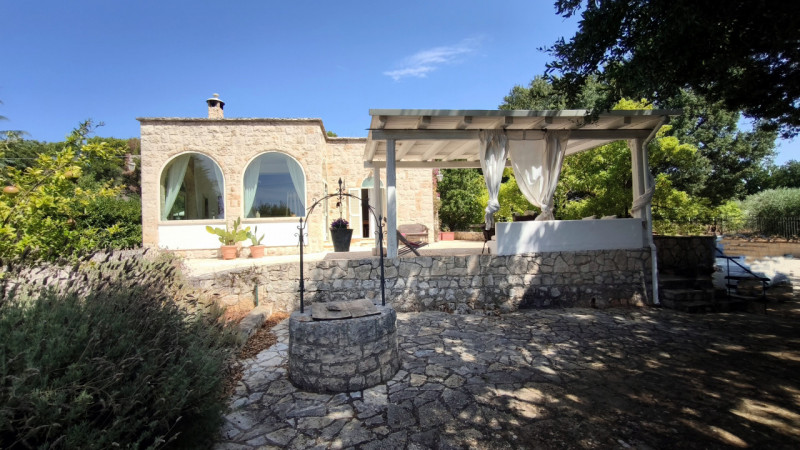 casa indipendente in vendita a Fasano