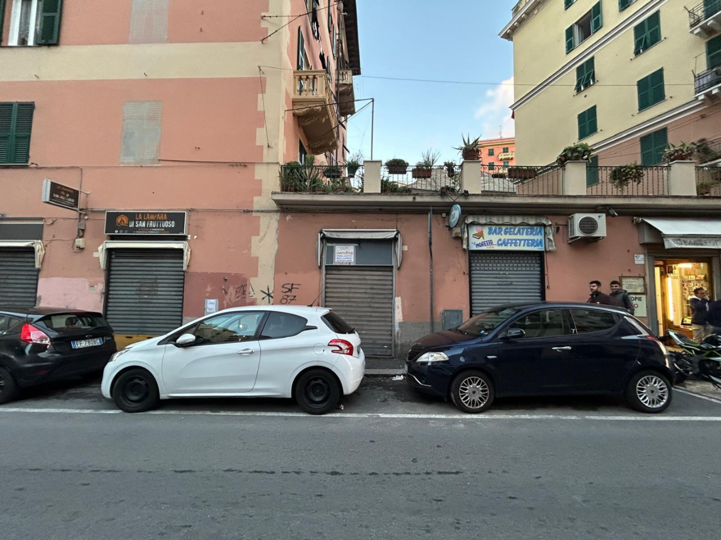 locale commerciale in vendita a Genova in zona San Fruttuoso