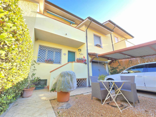 Villetta a schiera, Camaiore, 3 camere, 160mq